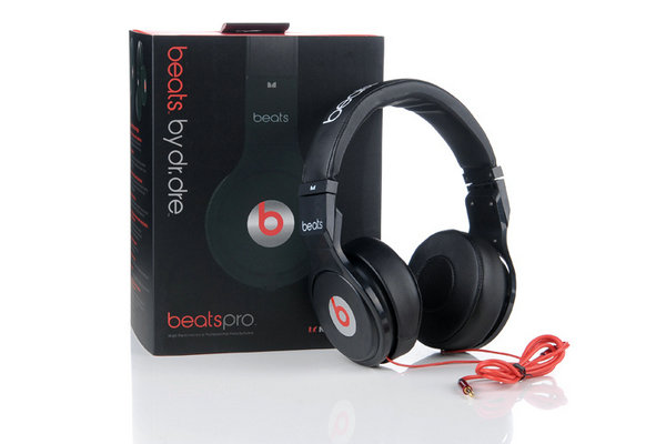Monster beats black