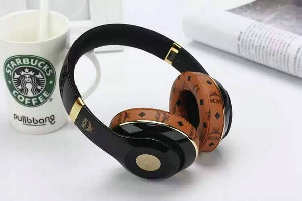 beats by dr dreVS MCM 5